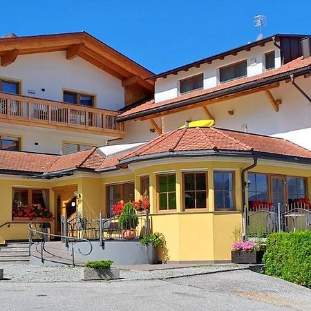 Hotel Pichlerhof San Lorenzo di Sebato Bagian luar foto