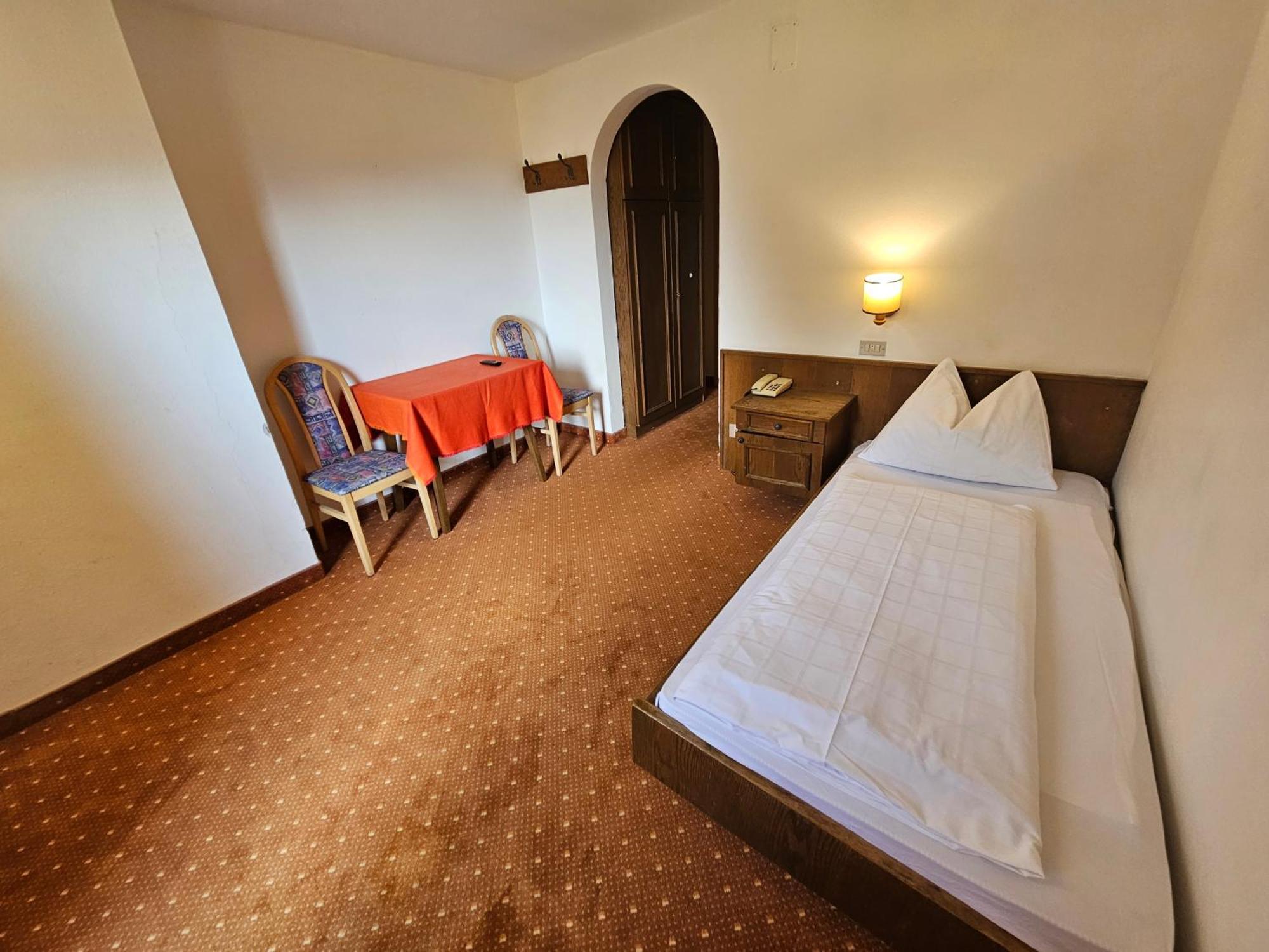 Hotel Pichlerhof San Lorenzo di Sebato Ruang foto