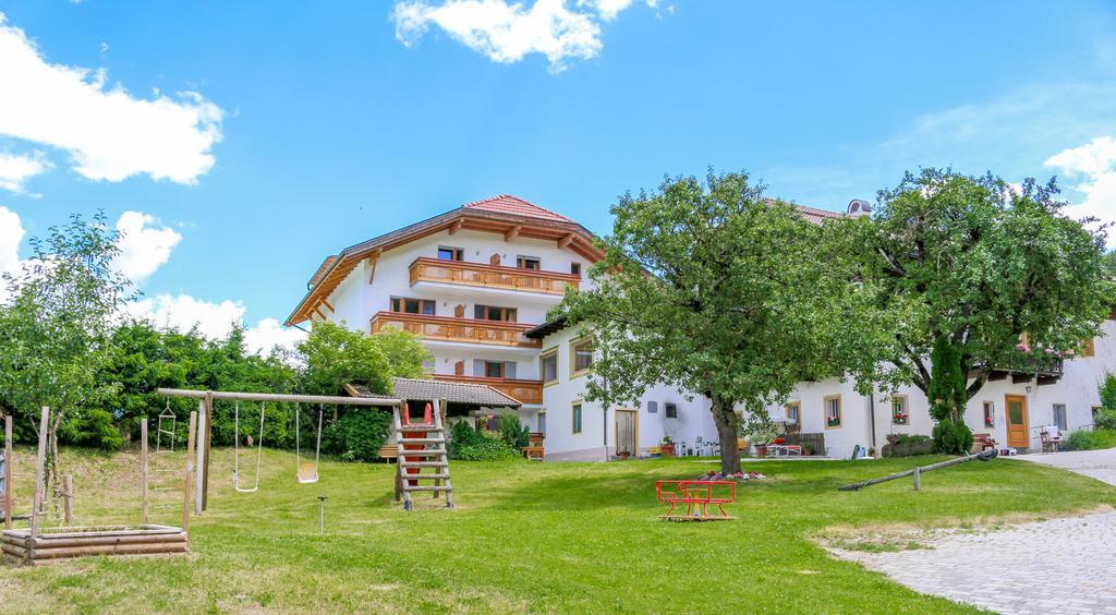 Hotel Pichlerhof San Lorenzo di Sebato Bagian luar foto
